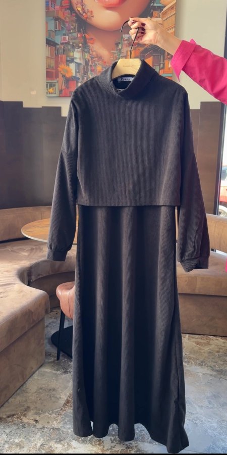 أسود